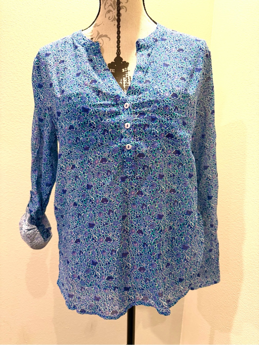 M Carve Designs Dylan Gauze Tunic Top w/Blue Floral Print, Henley Pullover